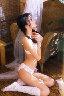 女朋友当着我的面给异性朋友